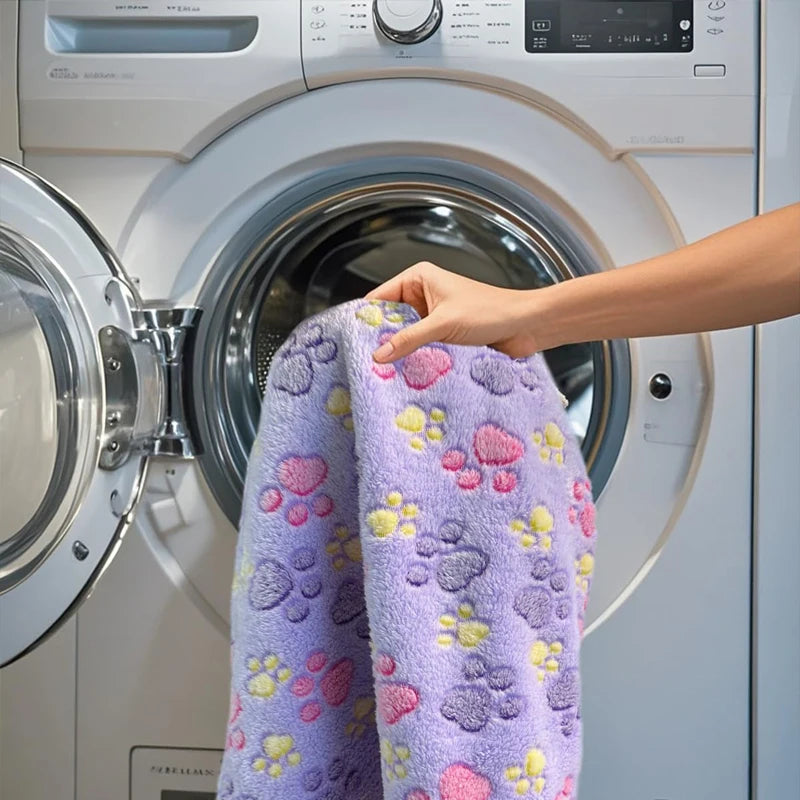 Pet Blanket Cute Dog Paw Print Blanket Pet Mat Warm Comfortable Blanket for Cat Dogs Soft Fluffy Pet Mat Flannel Dog Blanket