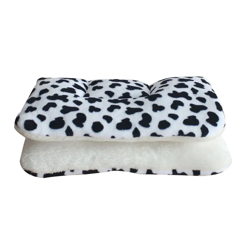 Flannel Pet Pad Dog Bed Thickened Sleeping Pad Dog Blanket Suitable for Chihuahua Labrador Puppy Kitten Small Large Dog Pet Rug